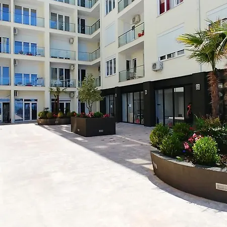 Mira Luxury Apartment